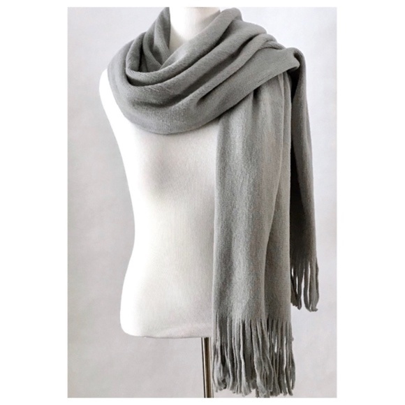 Steve Madden Grey Fringe Knit Wrap Muffler Scarf - Picture 2 of 9